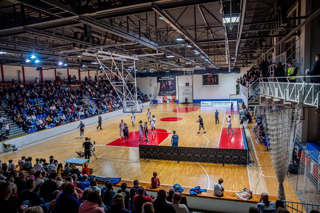 Basketbalový štadión